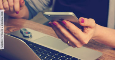 Mobile Recruiting - Smartphone und Laptop